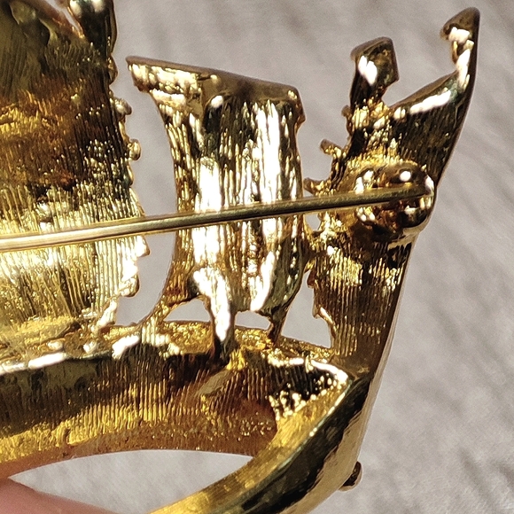 NAPIER Gold Tone Plated Crown Tiara Queen Your Majesty Rhinestone Brooch *FLAW* - Picture 7 of 9